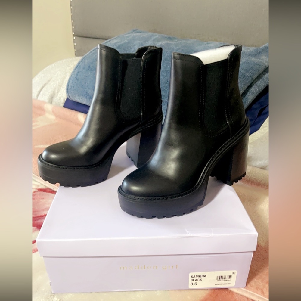 Steve Madden boots